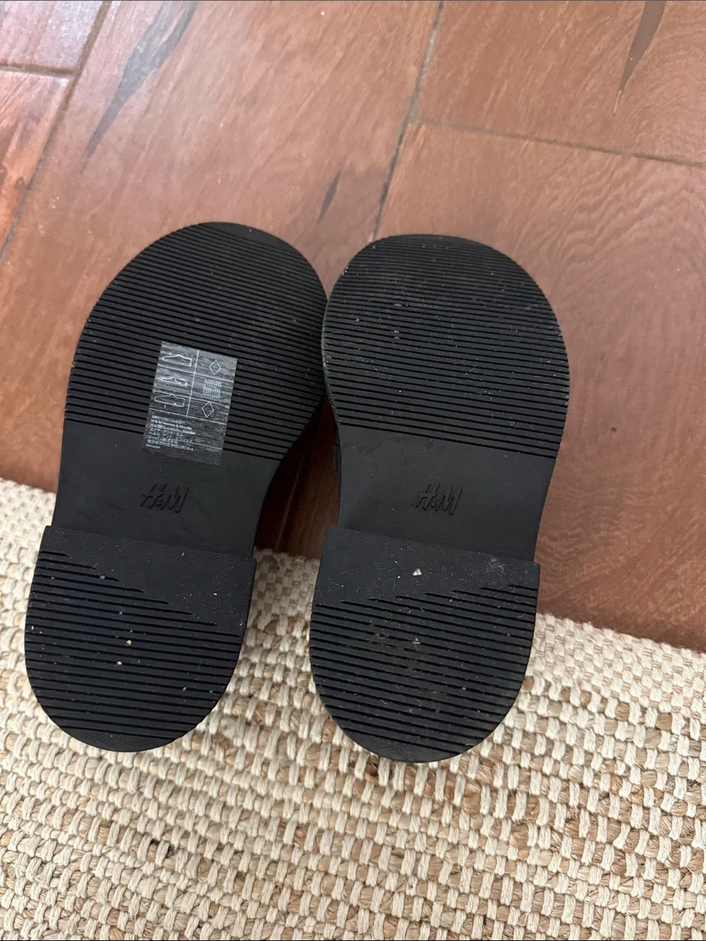 H&M Girls Black Loafers with Gold Heart Chain